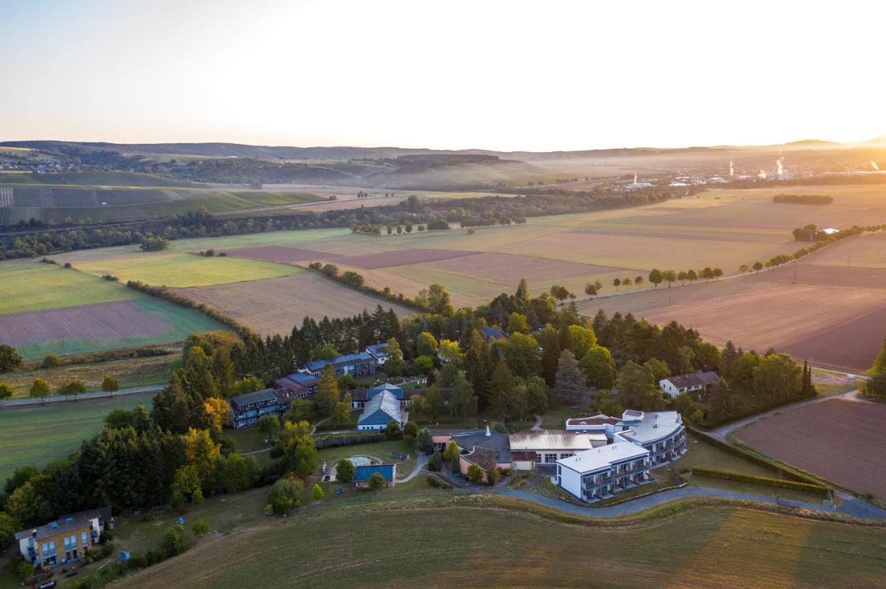 Menschels Vitalresort Meddersheim Bagian luar foto