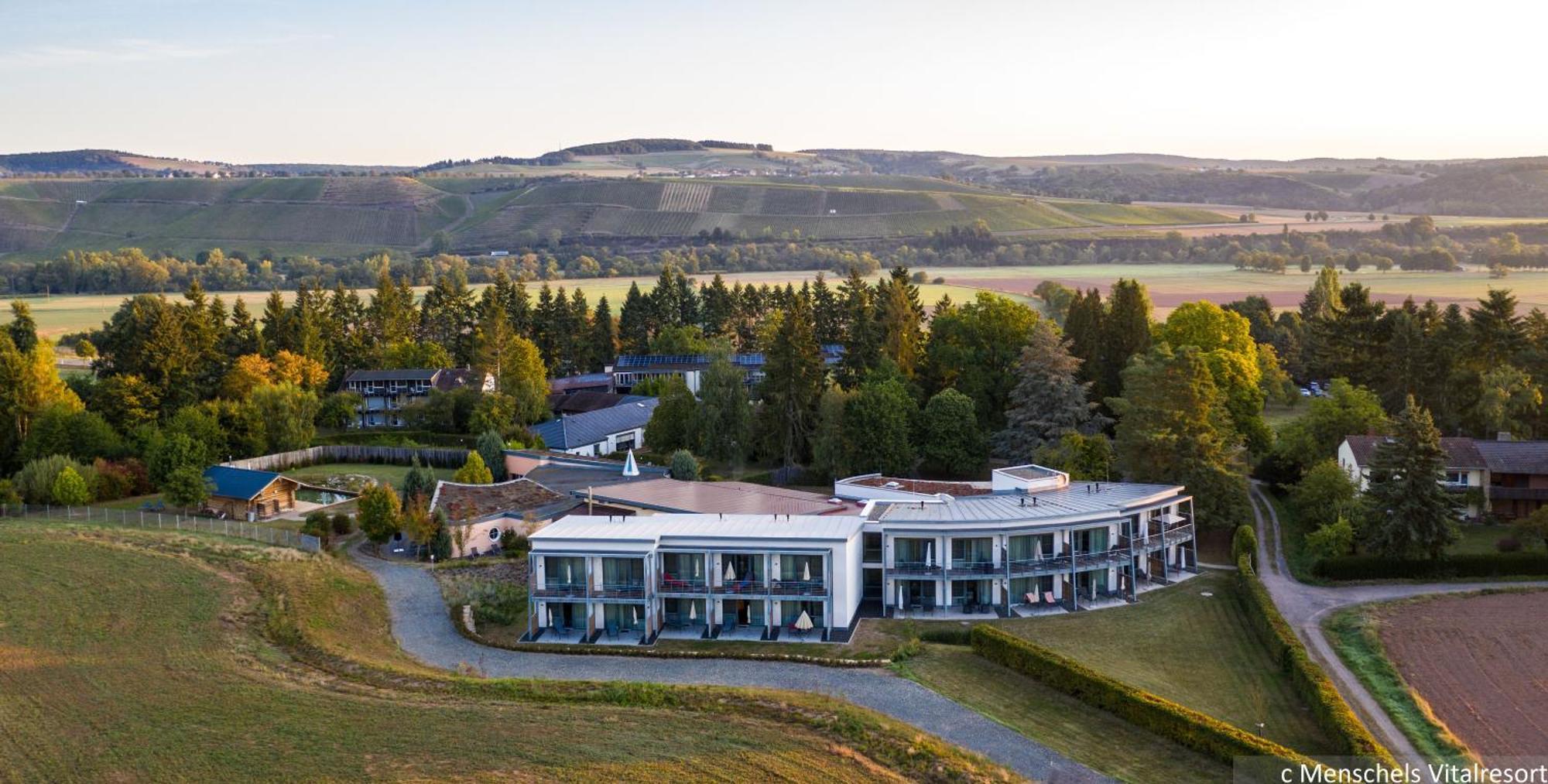 Menschels Vitalresort Meddersheim Bagian luar foto